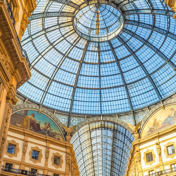 view of the dome, glass roof in the gallaria
