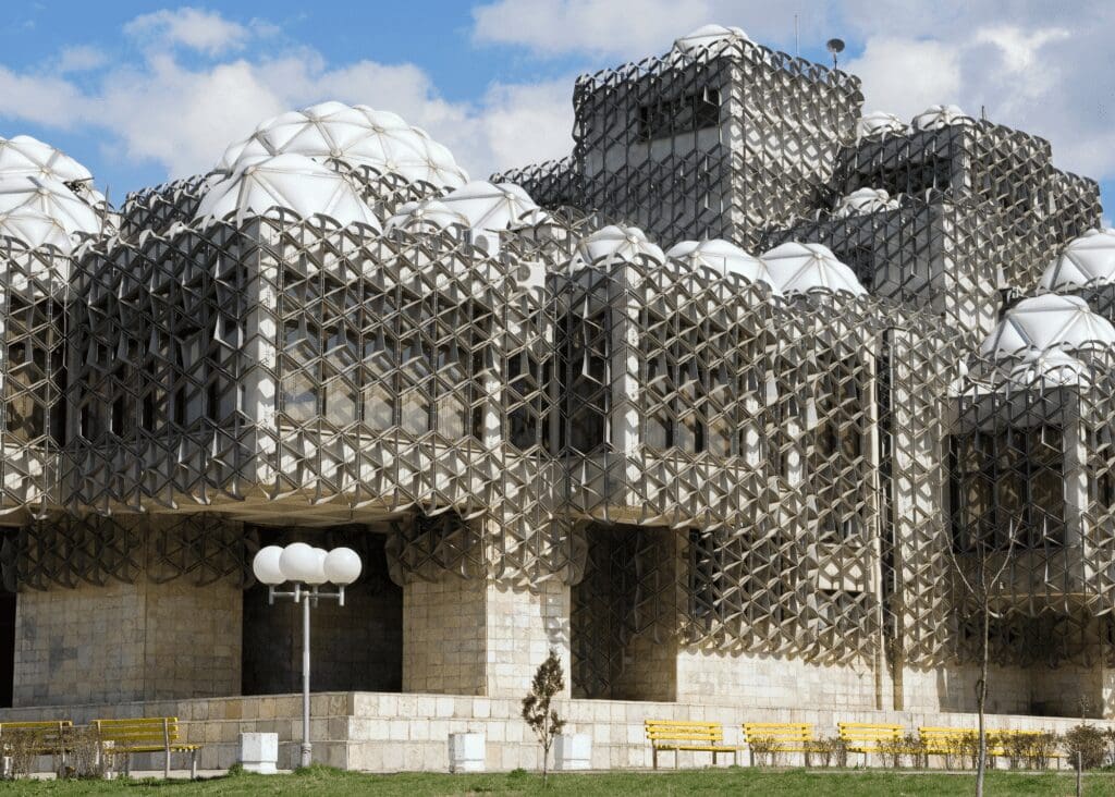 a funky building with a fun exterior which looks like chainmal