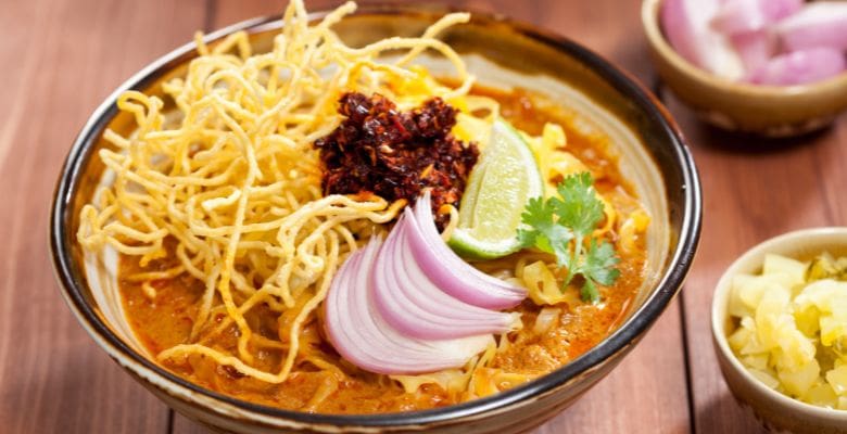 khao soi on a plate